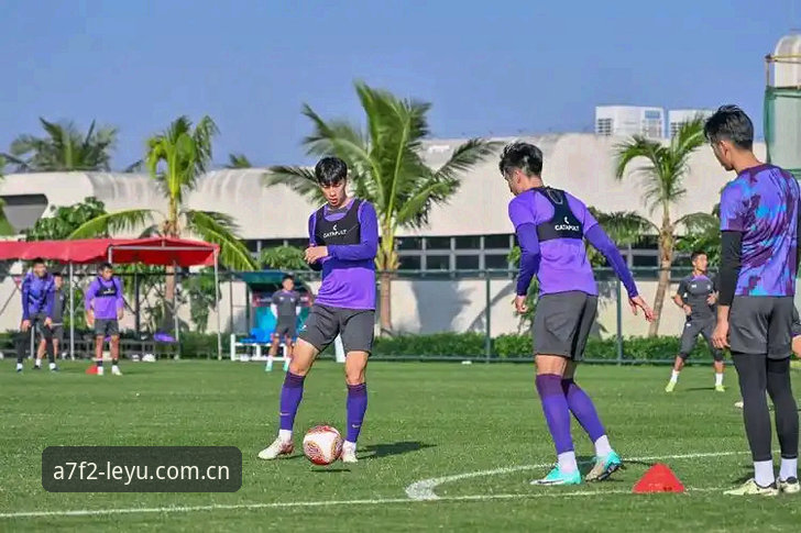 乐鱼体育平台新手必看：曼联双中场引援动态与会员注册完整指南